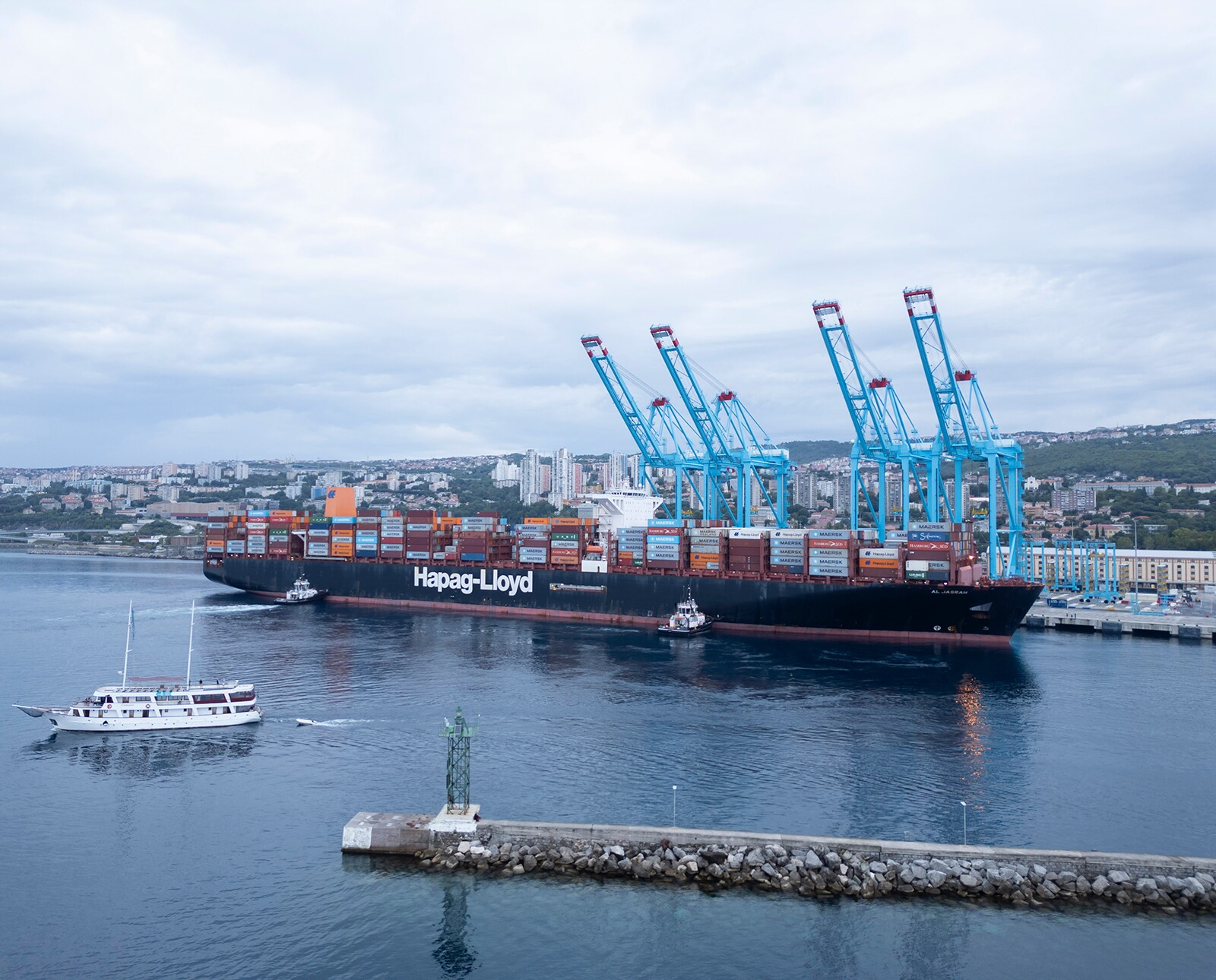 Rijeka Gateway first commercial vessel