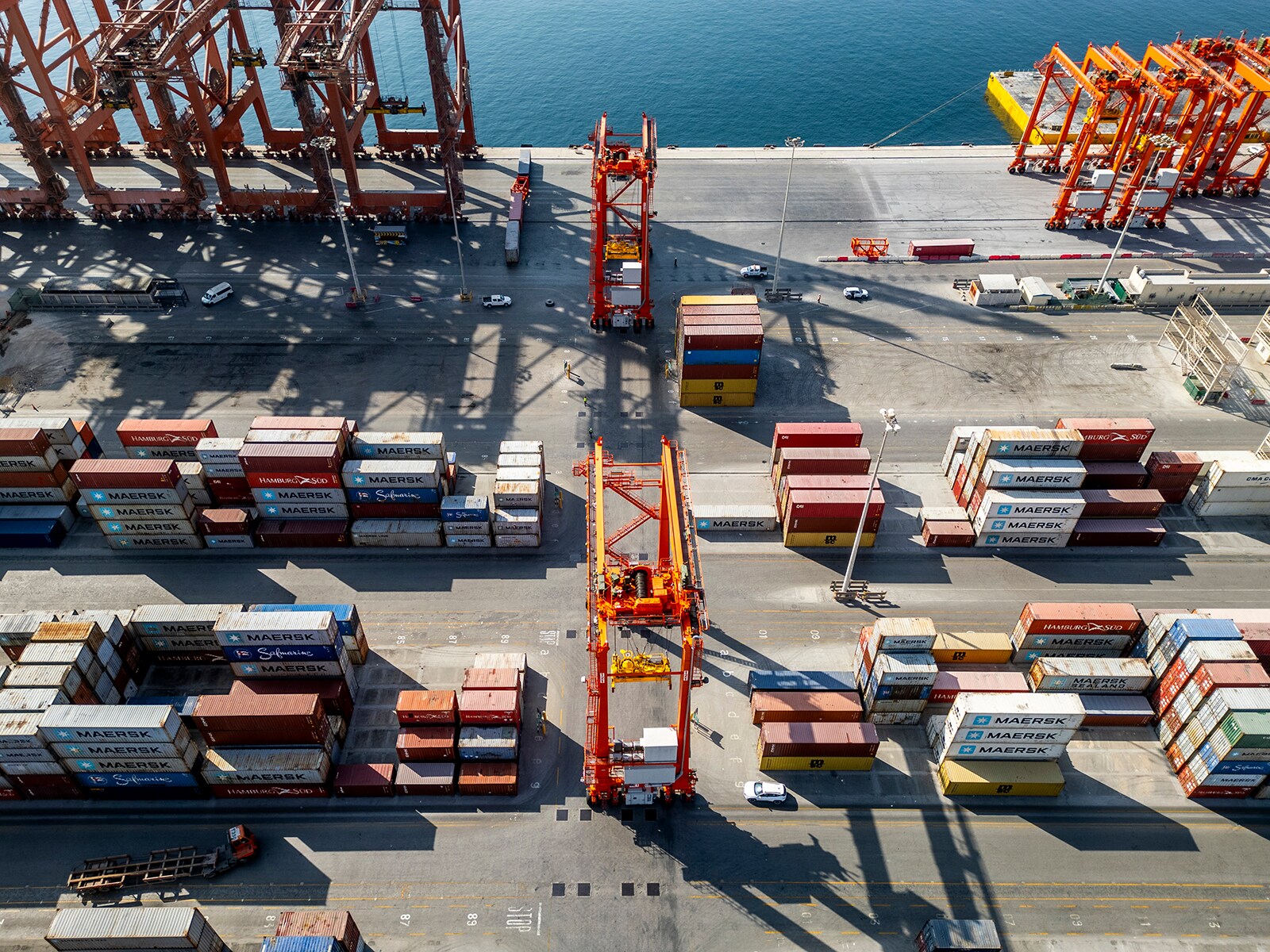 Port of Salalah hybrid Rubber Tyred Gantry (hRTG) 
