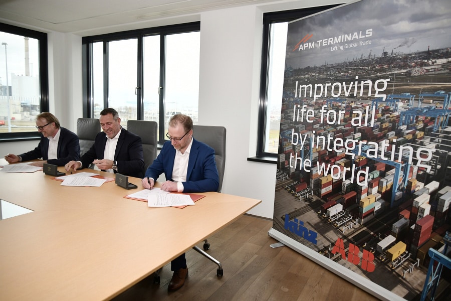 signing-ceremony