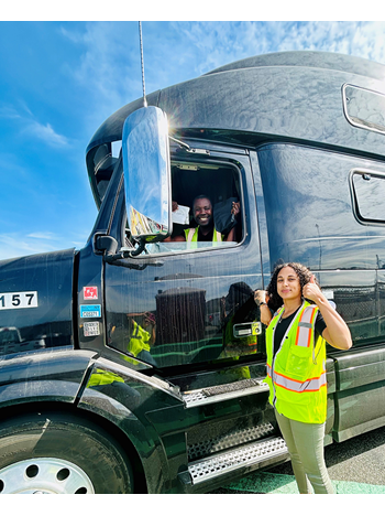 donia-and-truckers-800