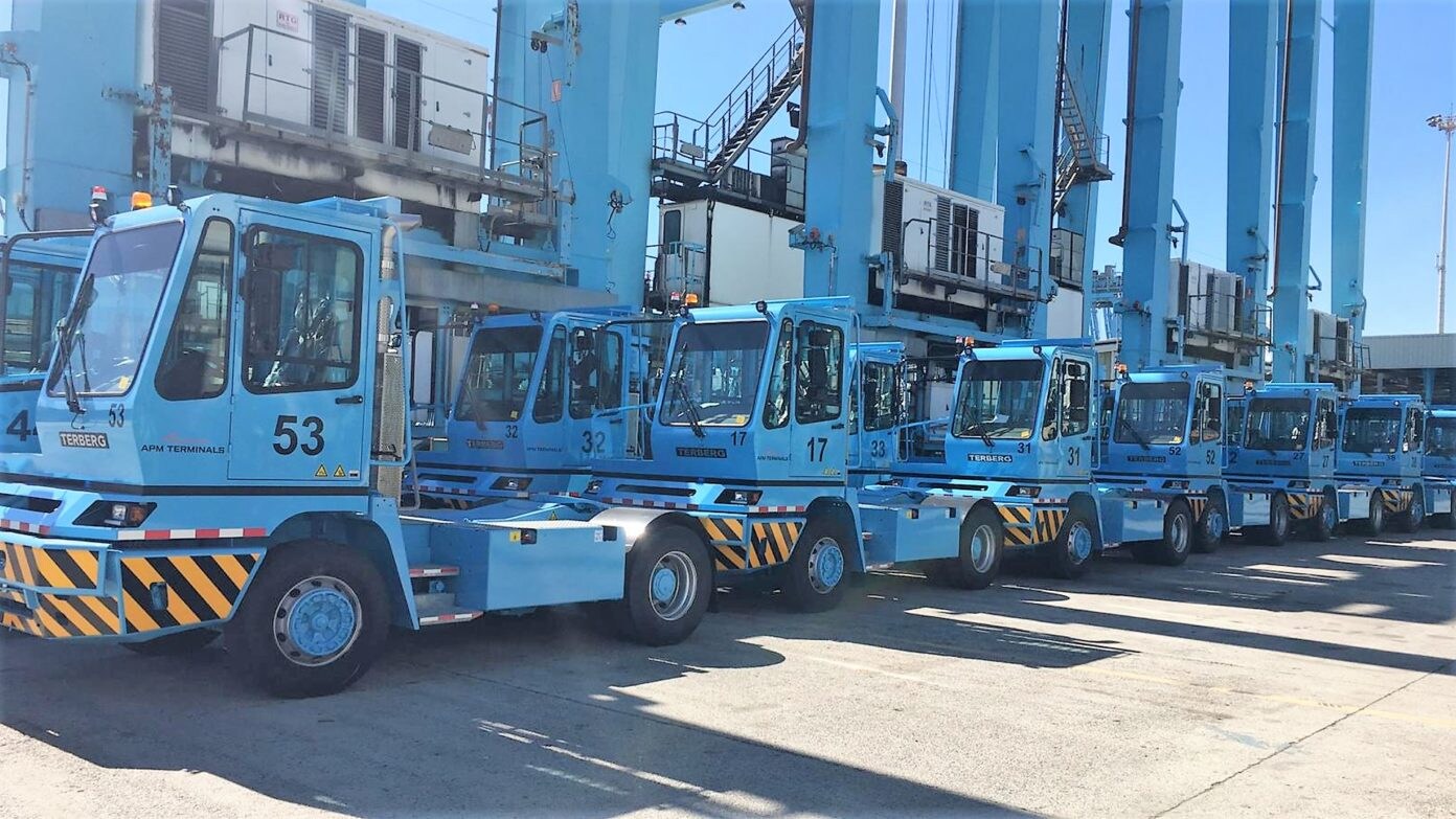 190605-nuevas-tractoras-apm-terminals-1-1392x-783