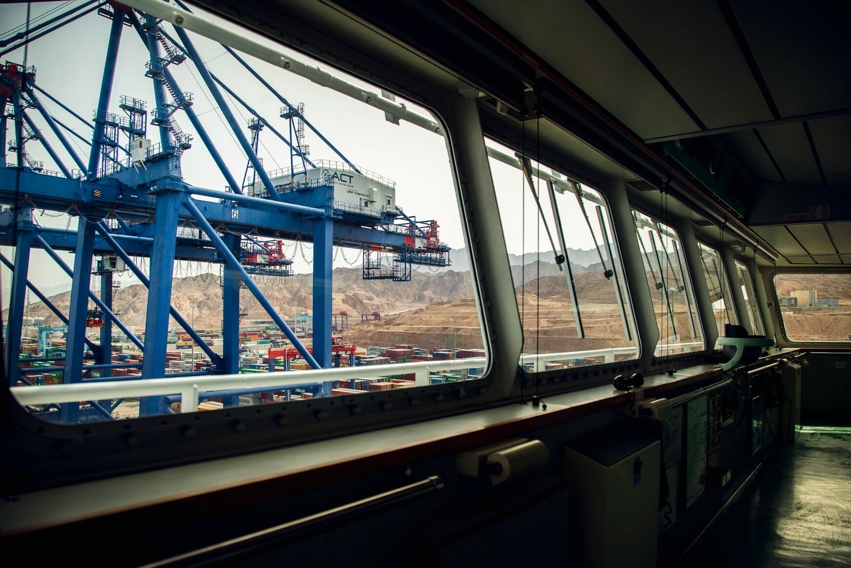 Images & Video - APM Terminals