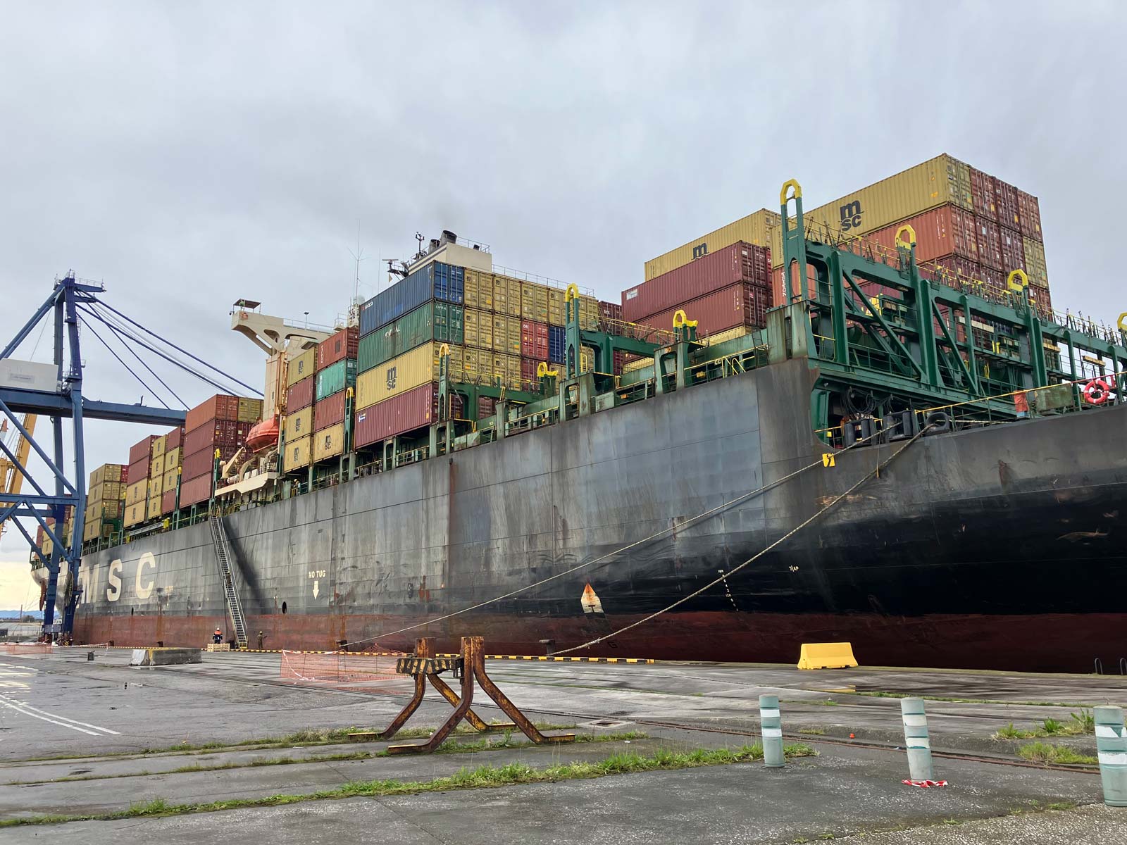 APM Terminals Gijon welcomes largest container vessel in port’s history ...