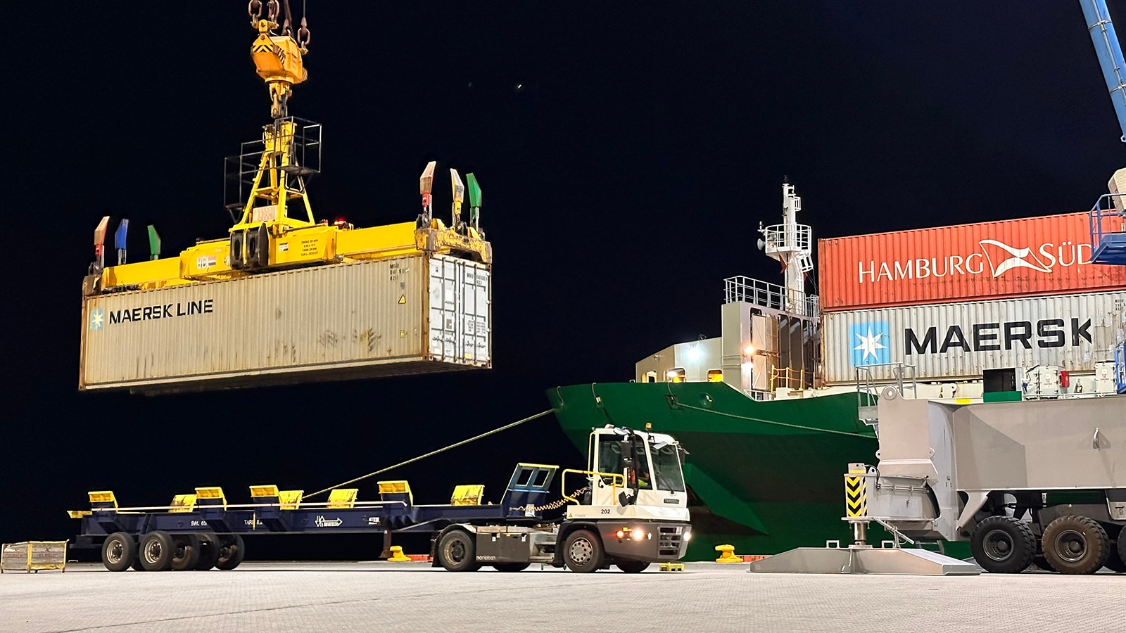 APM Terminals Kalundborg night heroes