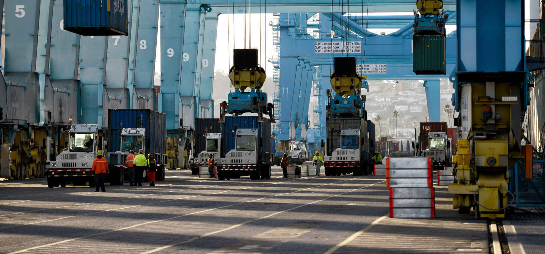 200624-apm-terminals-pier-400-los-angeles-sets-new-world-record