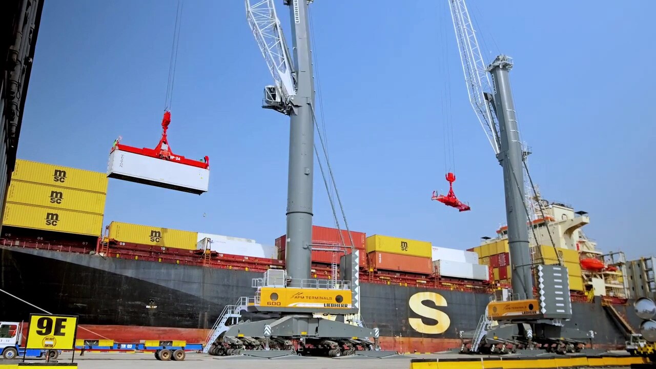 mobile-harbour-cranes-liberia