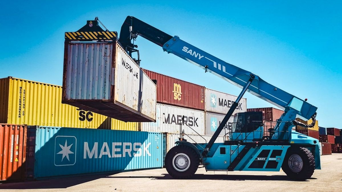 Electric Reach Stacker