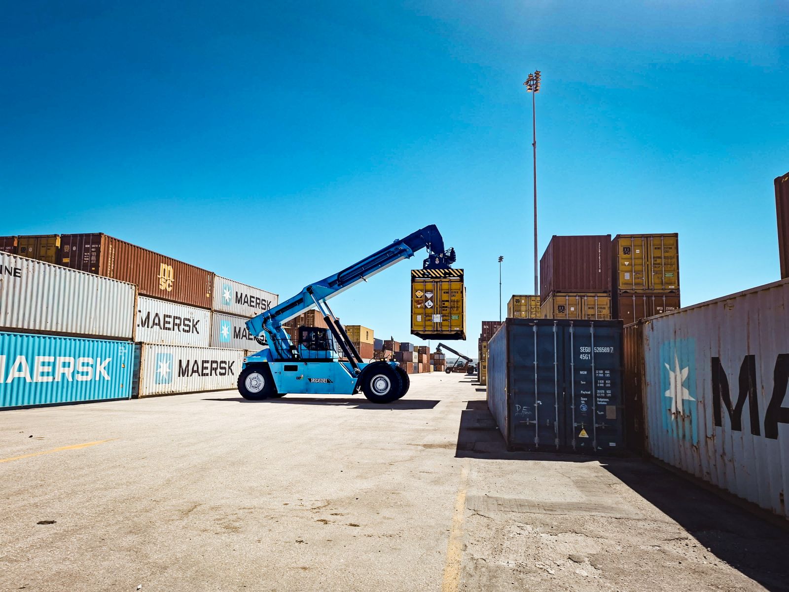 Electric Reach Stacker