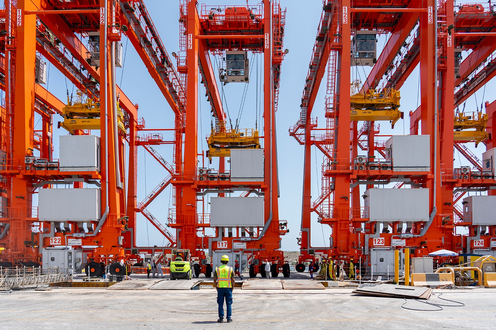 Port of Salalah hybrid Rubber Tyred Gantry (hRTG)